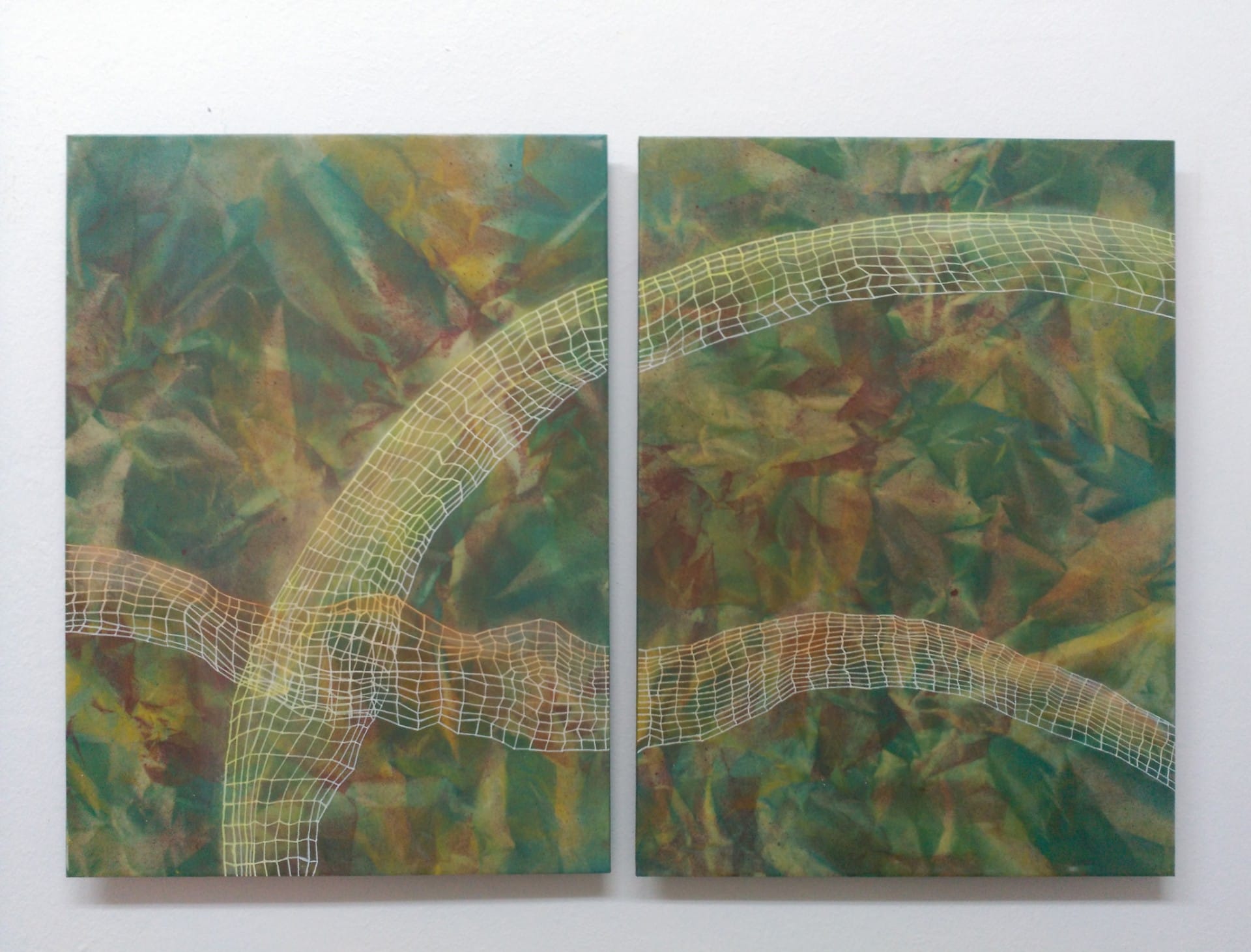 Rastro difuso V, dos piezas de 31 × 43cm. Mixta/papel/aluminio. 2017